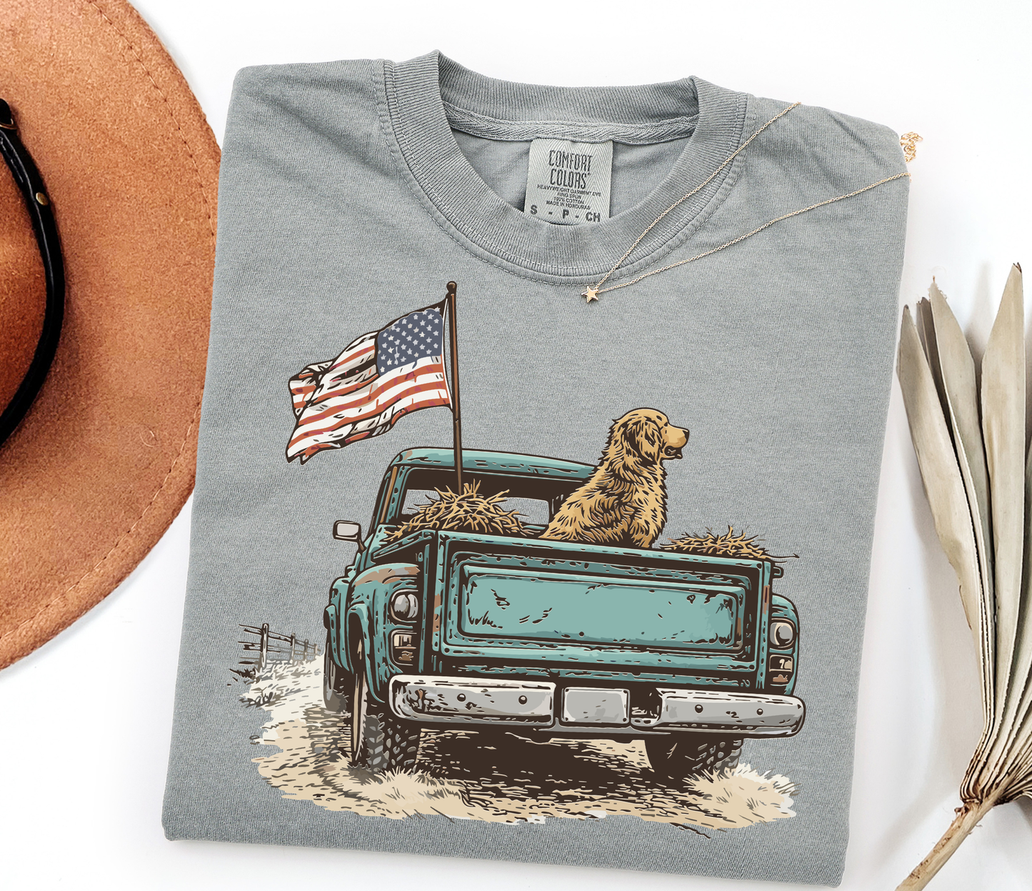 USA Golden Retriever Truck